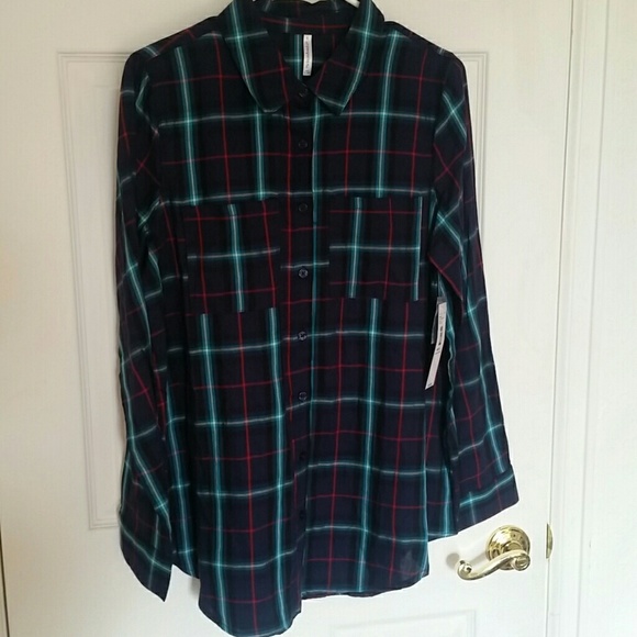 Passports Tops - 🔥Ladies Passport button up shirt